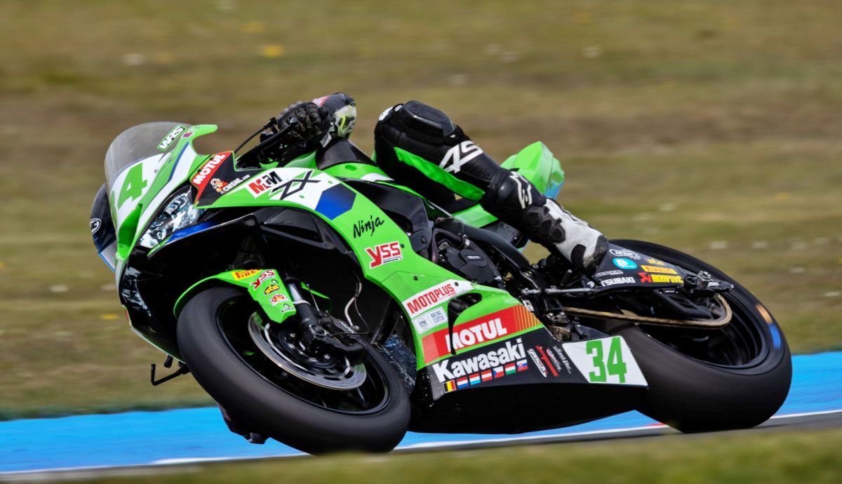 Xavi Artigas gana en Sportbike y mete presión a David Salvador en la lucha por el título