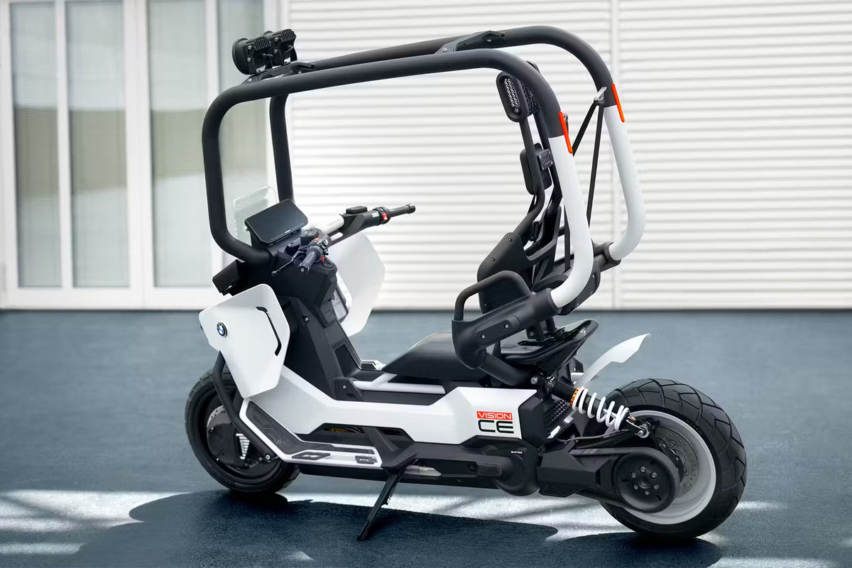 BMW Vision CE: Â¿el scooter elÃ©ctrico sin casco llegarÃ¡ en 2027?