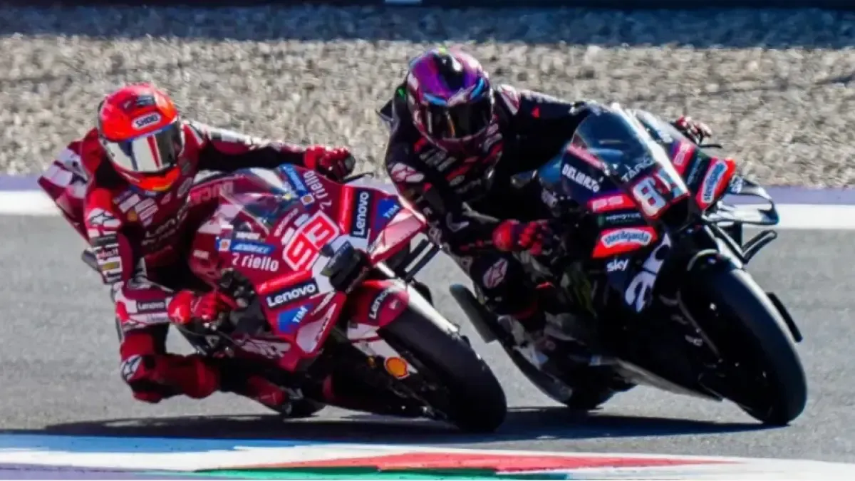 La curiosa (por decir algo) idea de hacer una película con MotoGP de fondo, con el actor menos adecuado para ello