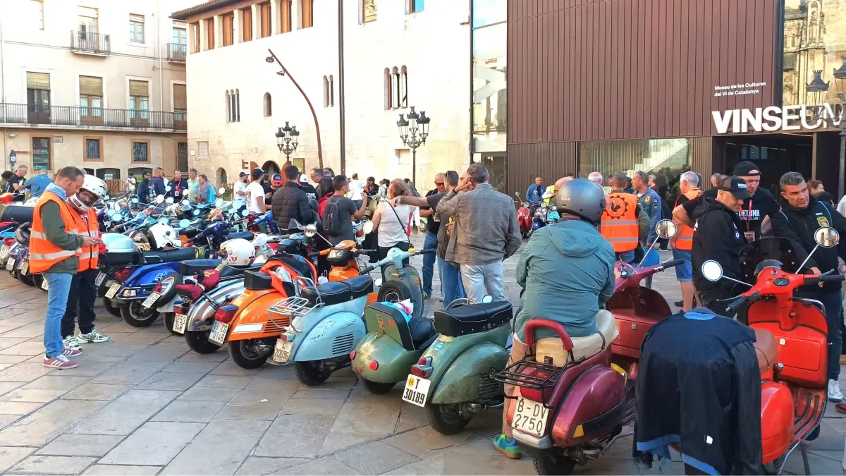 En ruta con los scooteristas catalanes por quinto año consecutivo