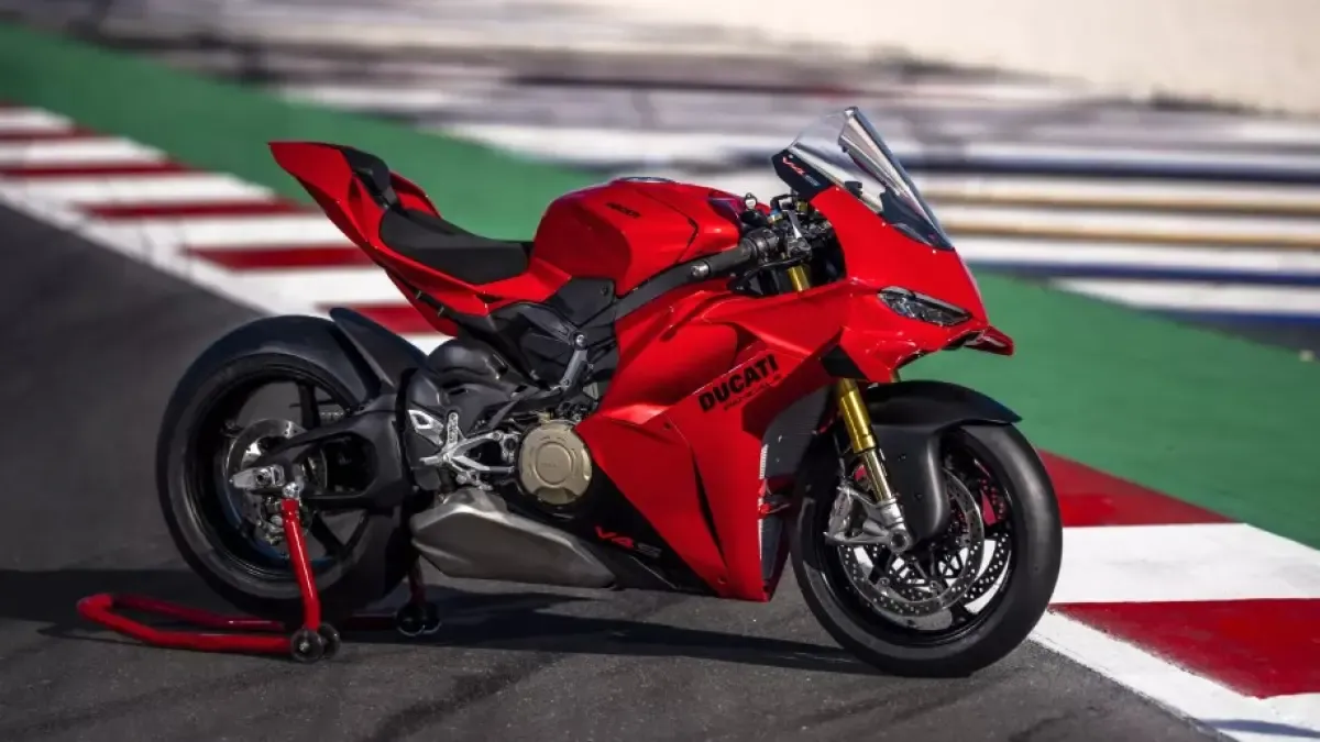 ¿Se puede mejorar lo que ya parecía perfecto? La Ducati Panigale V4 2027 demuestra el significado de la palabra evolución