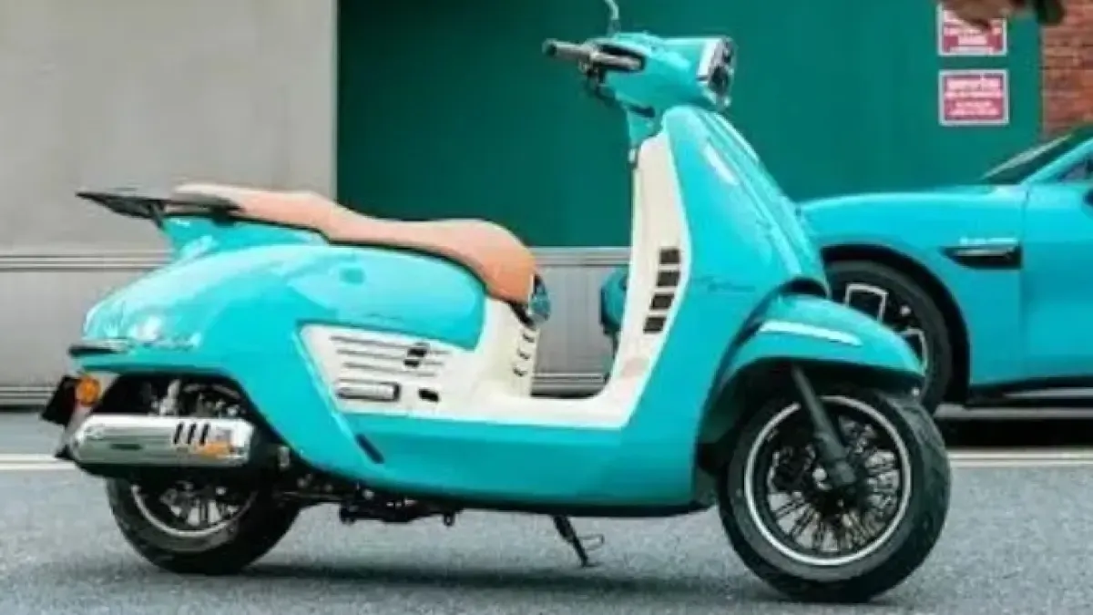 El atractivo scooter de estilo retro con casi 25 CV y que en China se vende por 2.200 euros (y es de un fabricante presente en España)