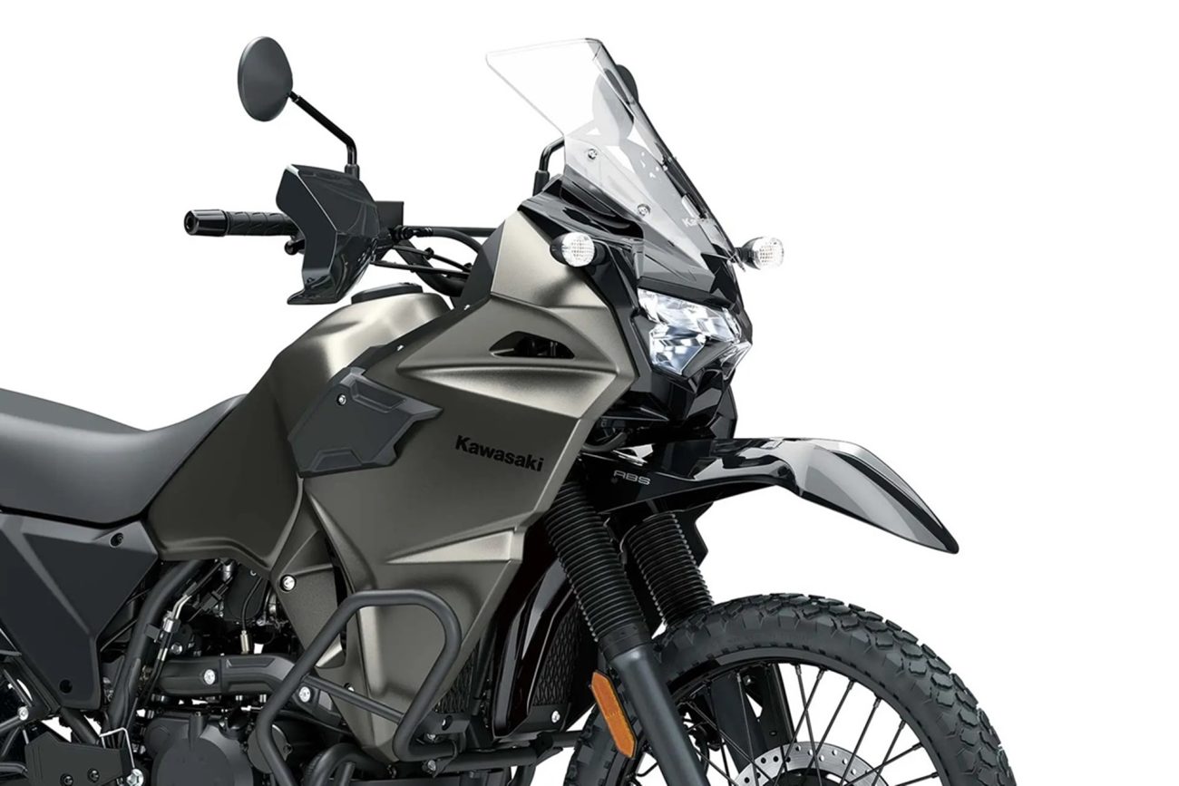 Kawasaki amplía su gama ADV 2027 con la nueva KLR650 DF ABS