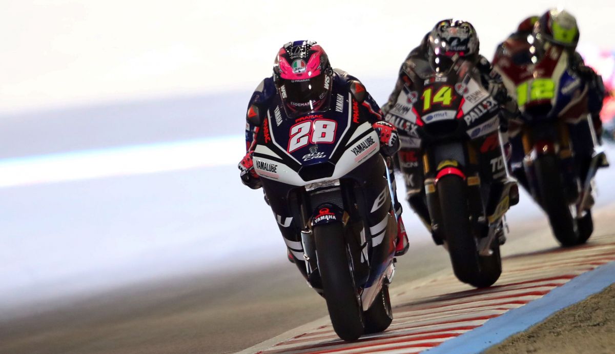 Izan Guevara repite victoria y revoluciona Moto2 tras los problemas de Manu González