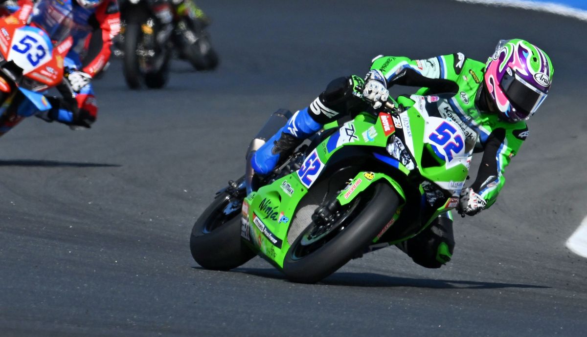 Jeremy Alcoba se impone ante Filippo Farioli en el sprint de Supersport en Estoril