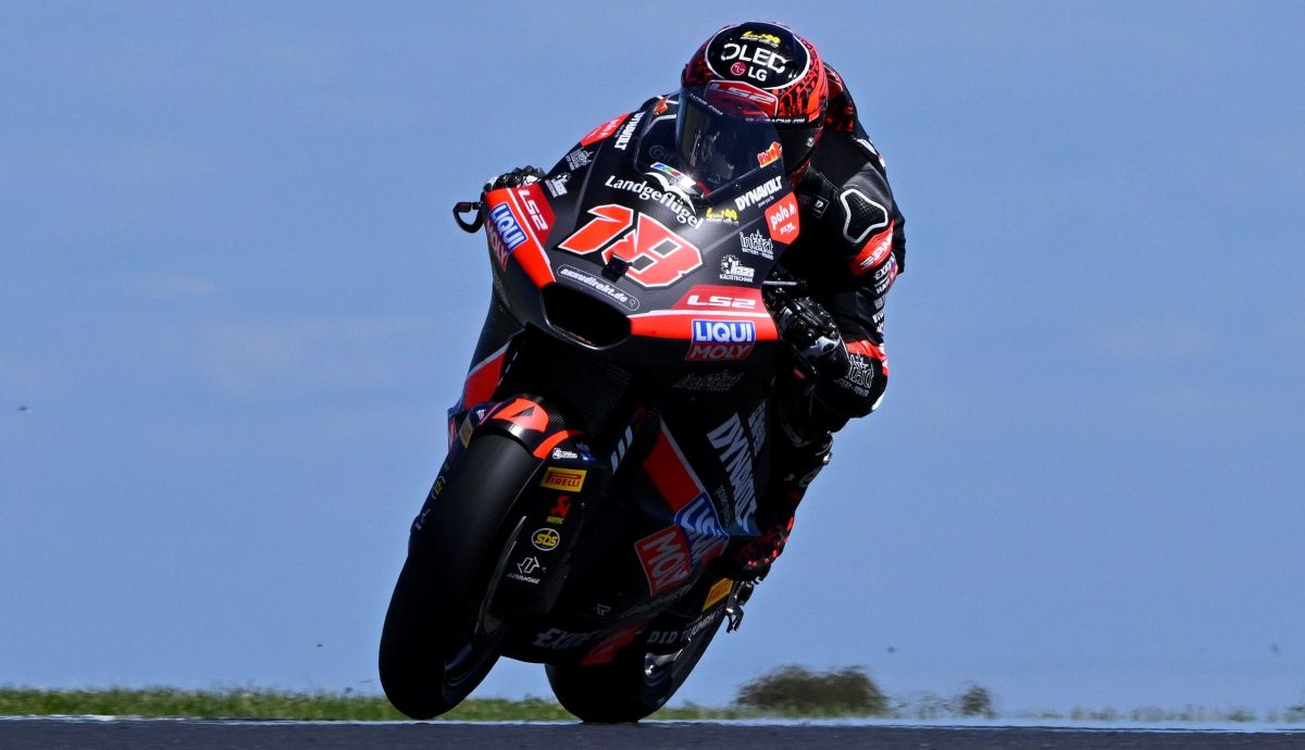 Manu González se lleva la pole en Phillip Island ante Baltus