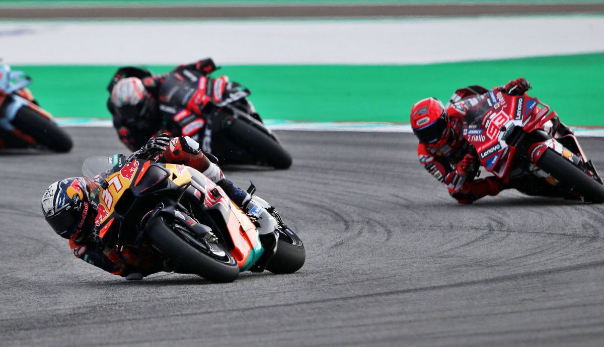Pedro Acosta gana el Sprint en Sepang en otro pasito de Marc Márquez al título de MotoGP