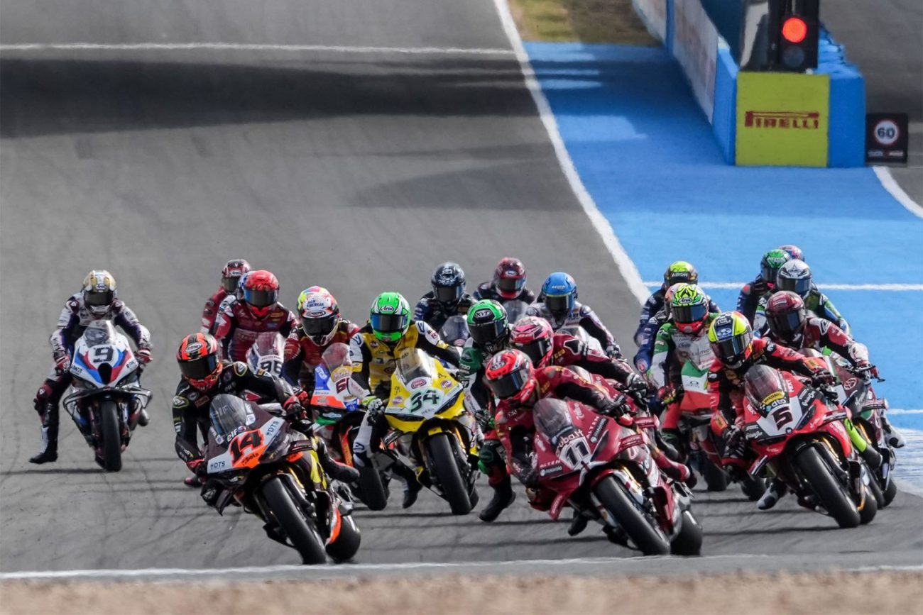 Superbike Jerez 2026: Ni la lluvia empaña otro triplete de Bulega